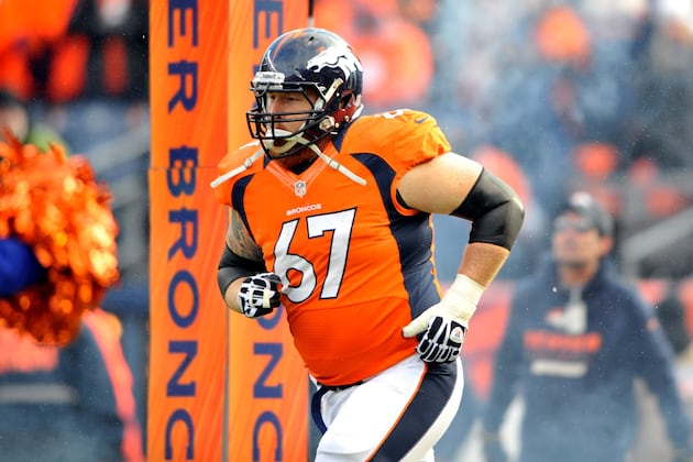 Report: Broncos C Dan Koppen Exits with Injury