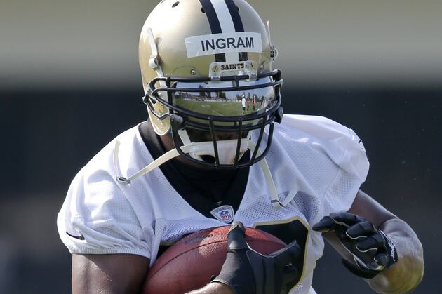 Ingram Makes Impression . . . on Vilma's Face