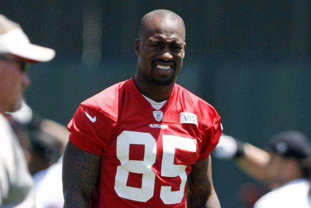 Now Lean and Limber, Davis Embraces Broader Pass-Catching Role