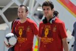 Pique, Iniesta Expect Cesc to Stay