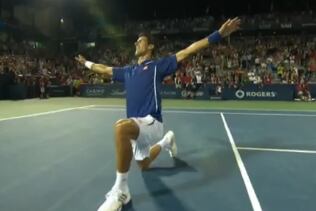 Djokovic Dances into Third Round