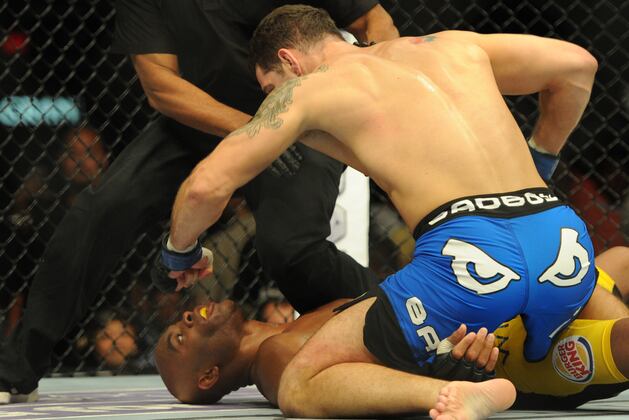 Freddie Roach: Weidman KO'ed Silva Since He Was 'Lazy and Playing Around'