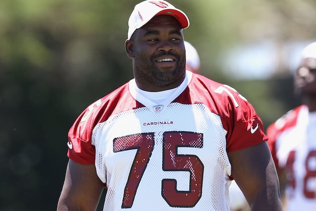 Arizona Cardinals LT Levi Brown Finally Hears Praise