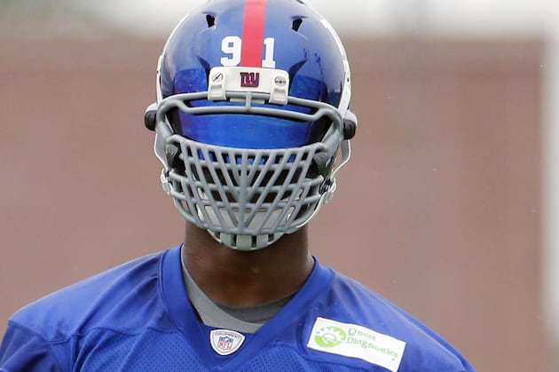 NY Giants DE Justin Tuck Can Keep Non-Standard Facemask