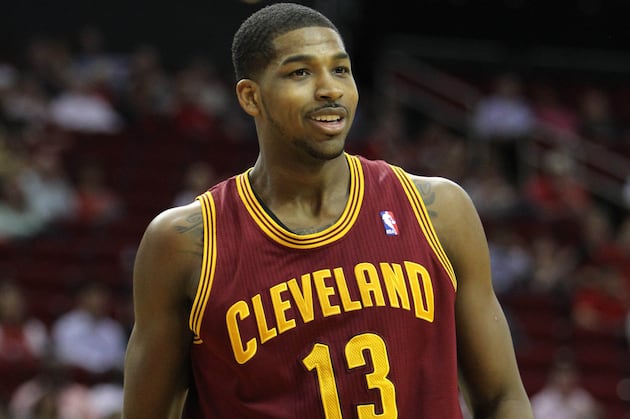 Cavaliers' Tristan Thompson Makes Right-Handed Debut for Team Canada