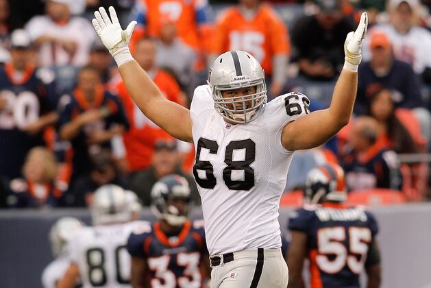 Comparing Jared Veldheer's Triceps Injury to Ray Lewis', Justin Smith's
