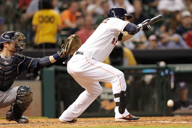 Astros Bring Back Gonzalez to Add Infield Depth