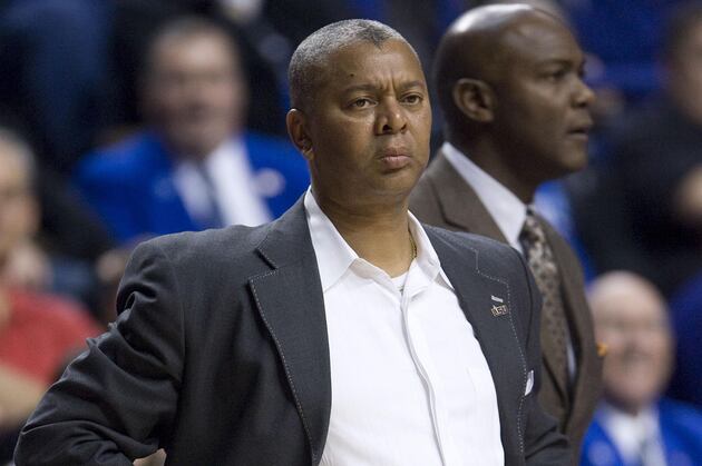 Johnny Jones Will Partner with Walk-On's Crew for a Benefit Golf Event