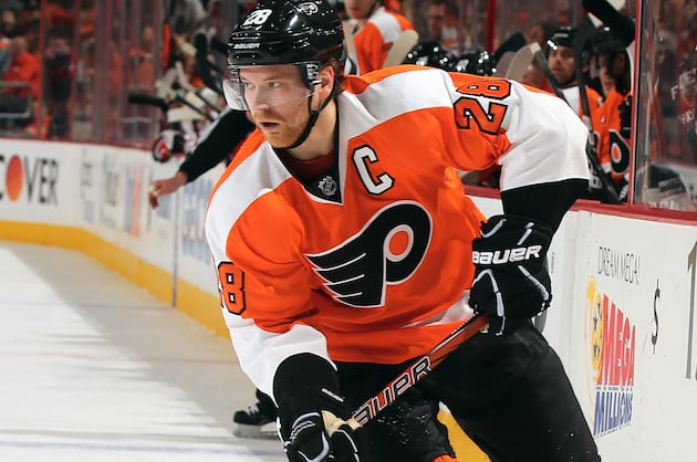 Report: Giroux Dealing with Wrist Injury