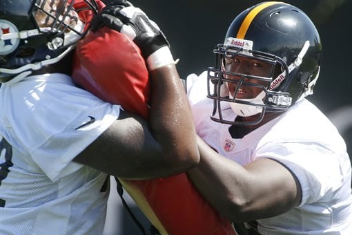 Offensive Lineman Beachum Will Wear Yet Another Hat