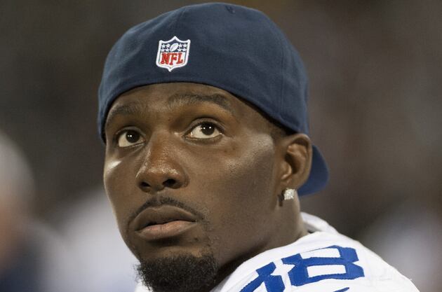 Dez Bryant Dealing with a Jammed Thumb