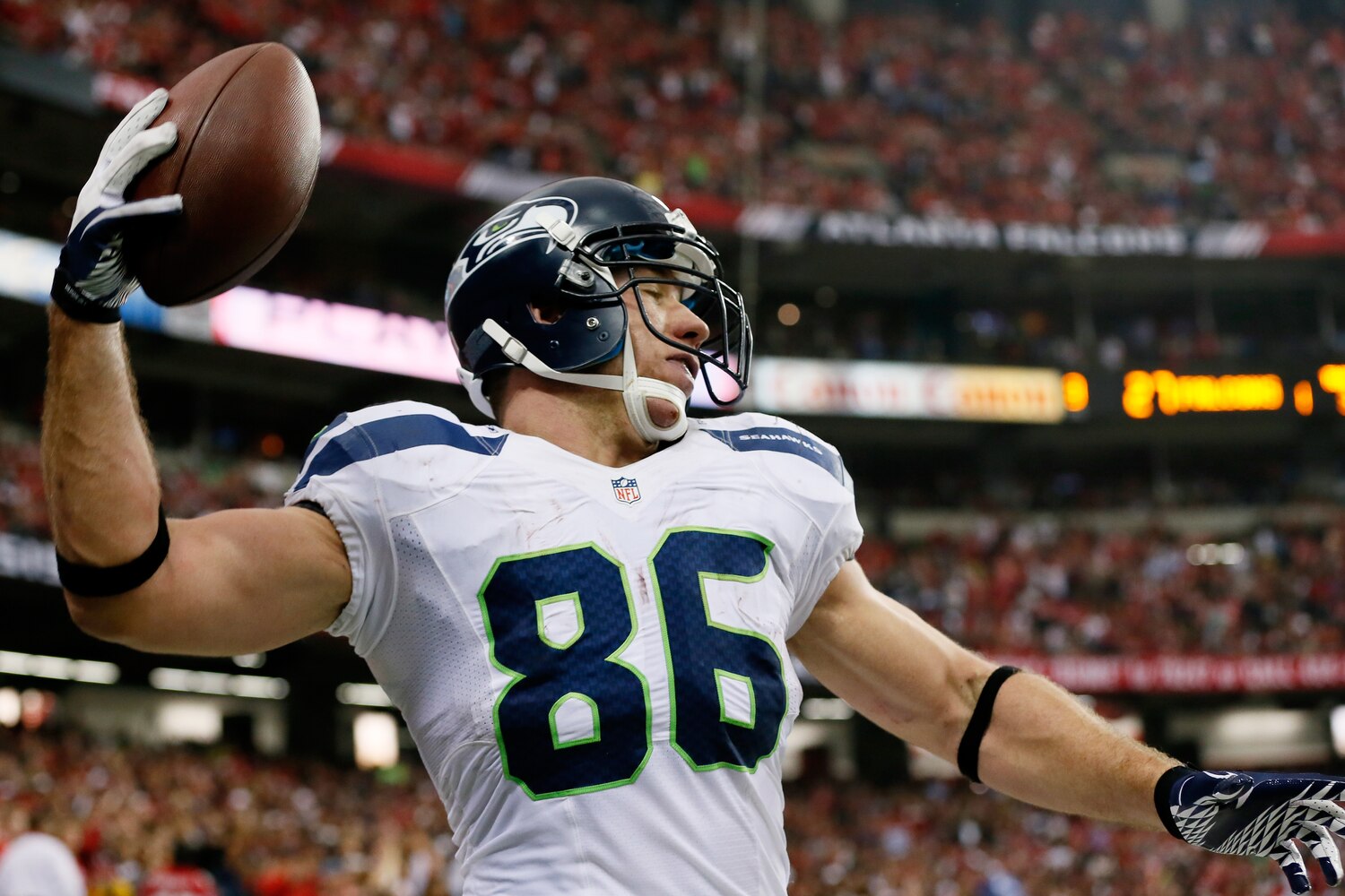 Video Seattle Seahawks Tight End Zach Miller Returns to Practice