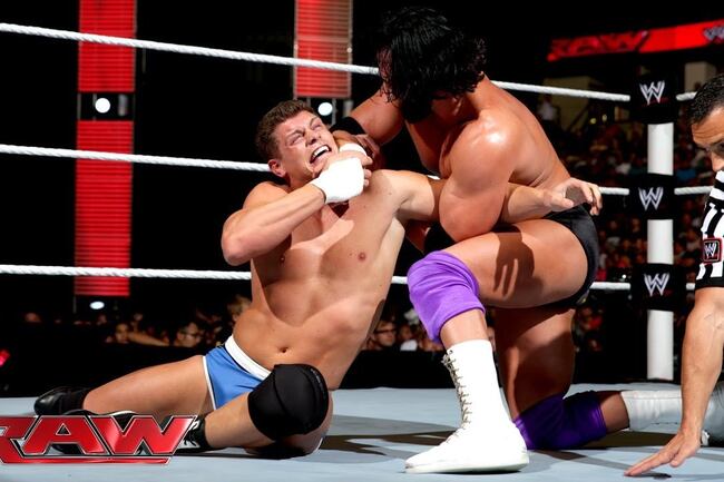 Sandow-rhodes_default_crop_north