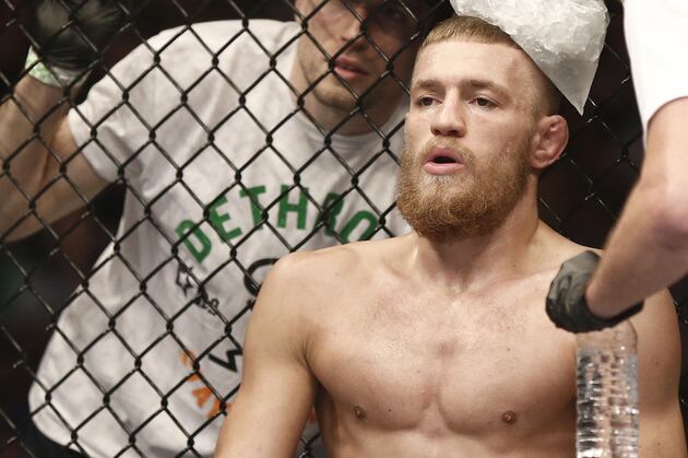 McGregor Suffered Sprained Knee in UFC Fight Night 26 Bout with Max Holloway