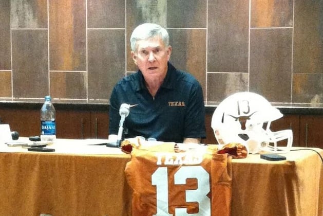 Photo: Texas to Wear Helmets with Player Numbers