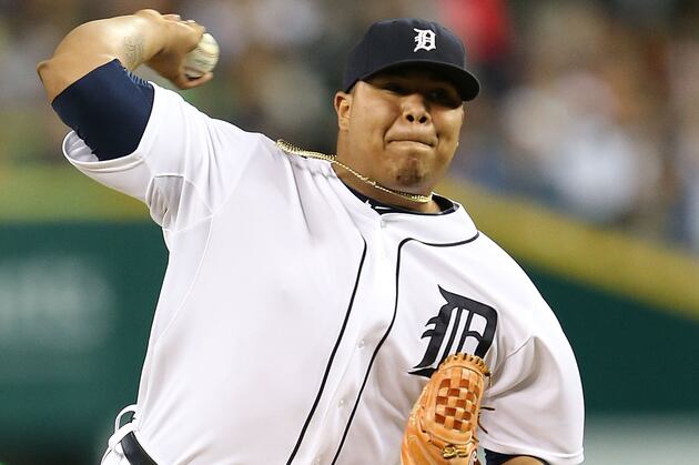 Rondon's Status Unclear After He Slips on Wet Mound, Tweaks Lower Back