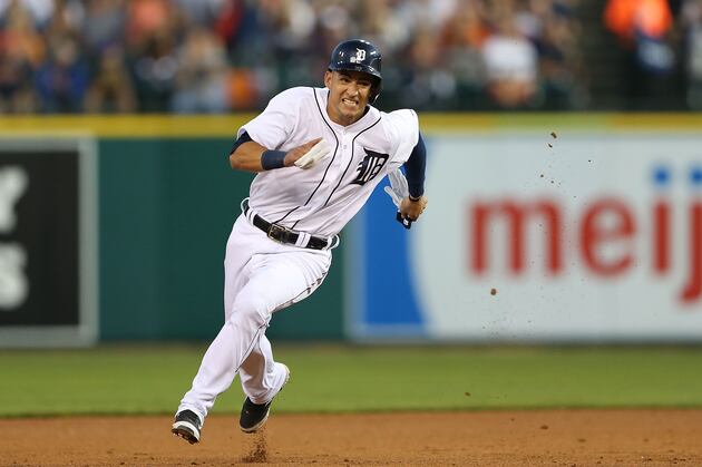 Speedy Iglesias Working on Baserunning Skills