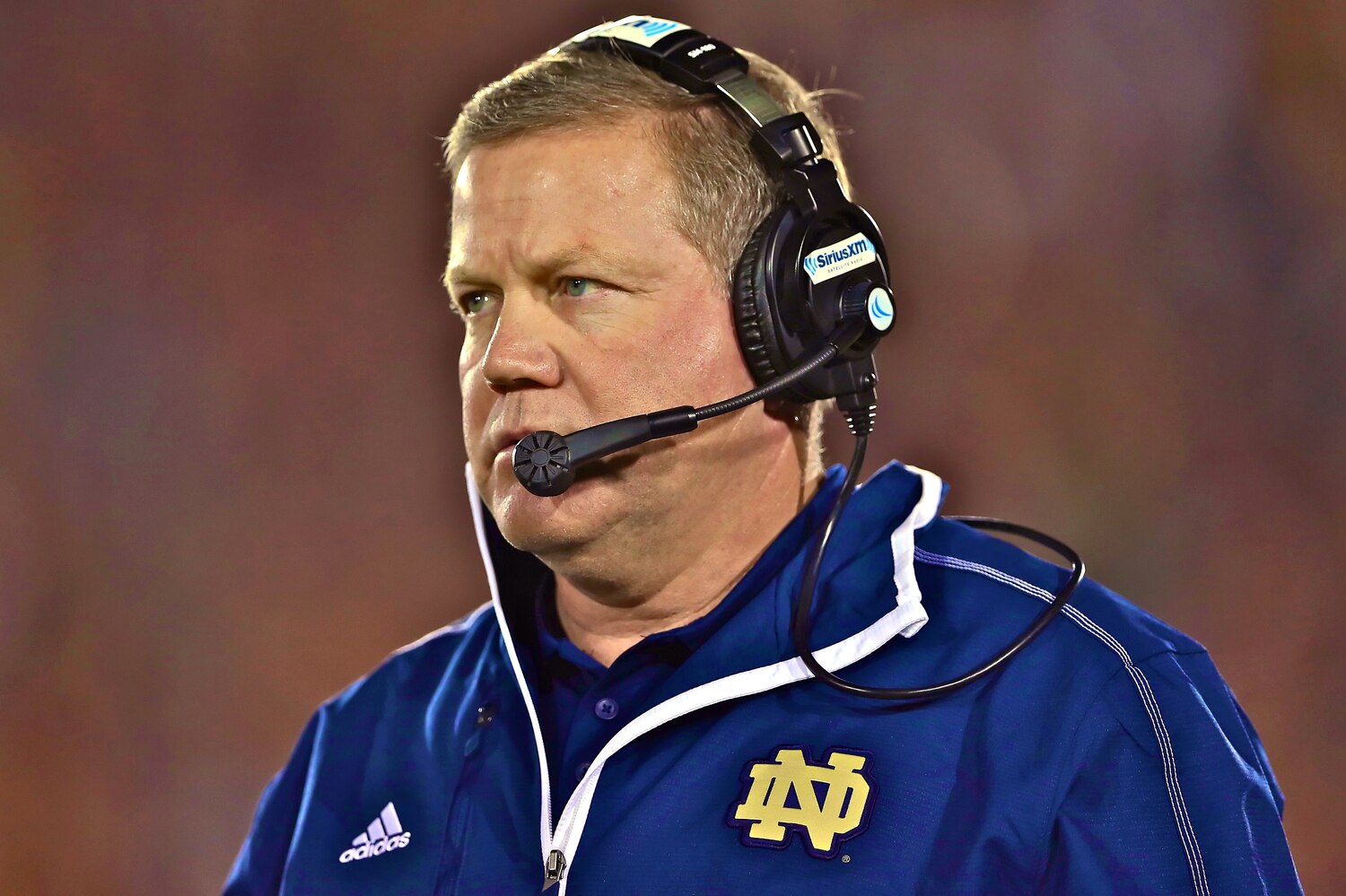 brian-kelly-signs-contract-extension-with-notre-dame-through-2017