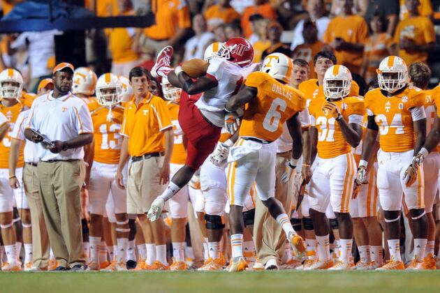 Tennessee Rips Austin Peay 45-0 in Jones' Debut