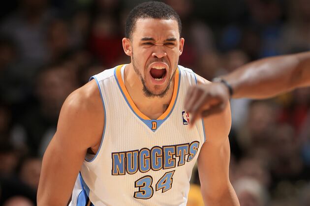 JaVale McGee Beats Little Kid at Arcade Basketball Game