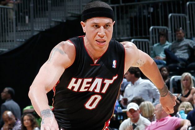 Report: Spurs to Work Out Mike Bibby, Mickael Pietrus