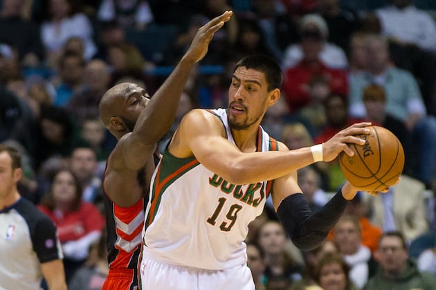 Gustavo Ayon Leads Mexico into 2nd Round