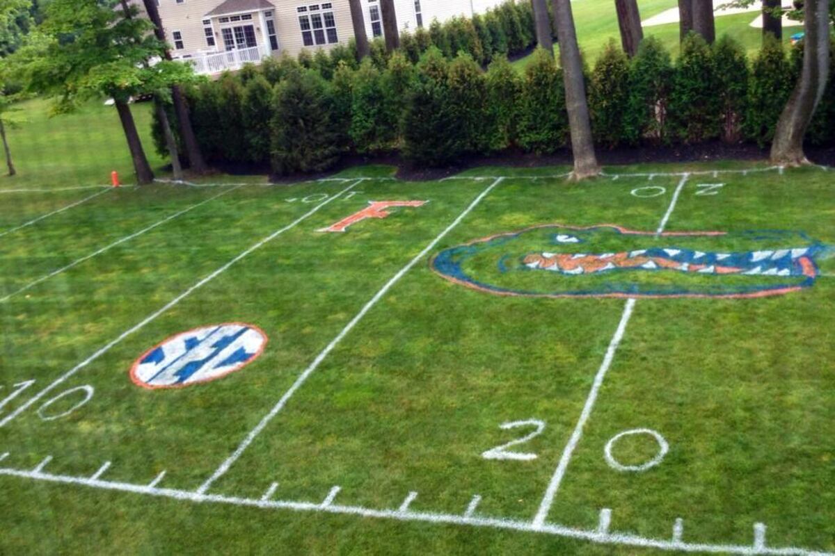 Florida Gators Fan Transforms Yard into Field, Might Be ...