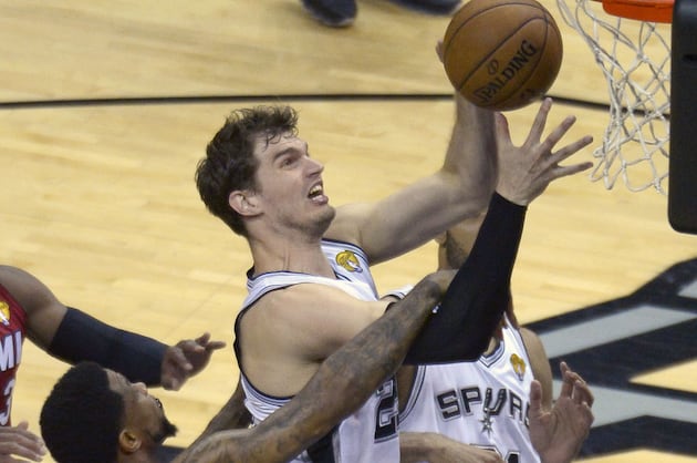 Tiago Splitter Rips Critics on Dedication to Team Brazil