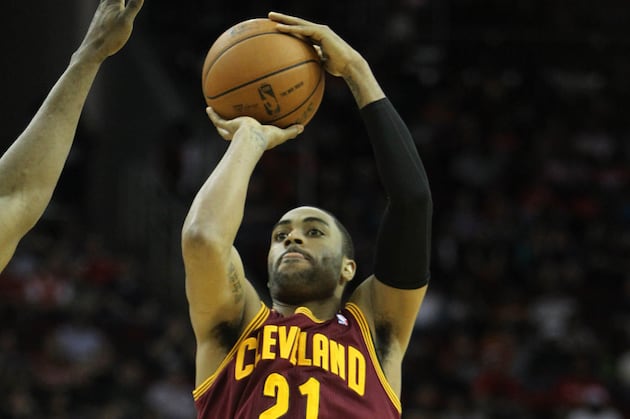 Underrated Wayne Ellington Upgrades Mavs' Outside Shooting