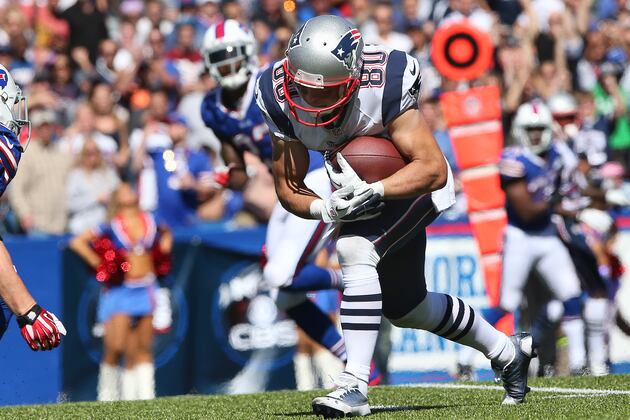 Amendola Stirs Visions of Welker in Pats Debut