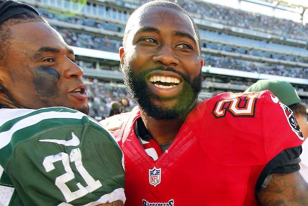 Bucs' Revis Has Unhappy Homecoming