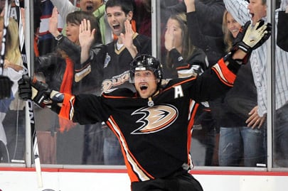 Hockey's Rockstar Teemu Selanne Is Ready for One Last Tour