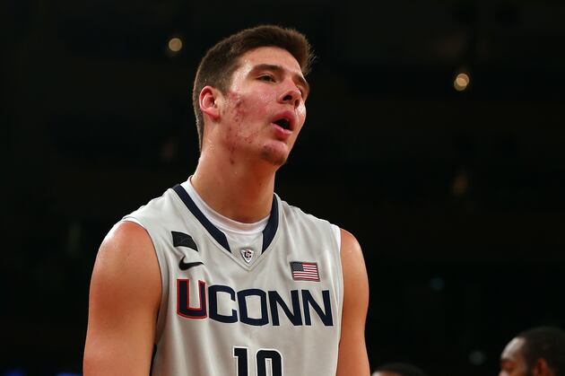 UConn Suspends Olander After DUI Arrest