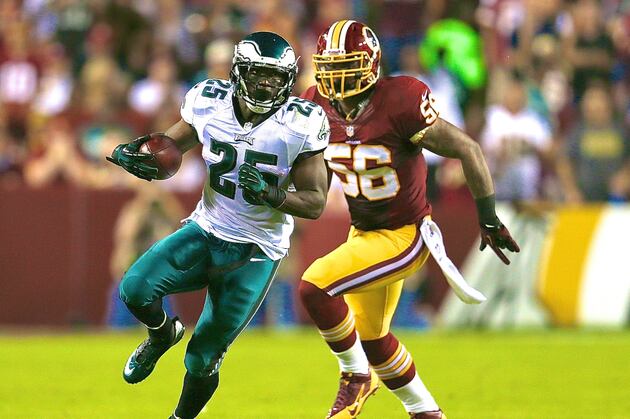 LeSean McCoy Jukes for a 34-Yard Touchdown to Keep His Sensational Night Going