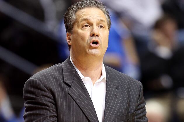 Kentucky Offers Texas 7-Footer Who Draws Comparisons to Ex-Cat Davis