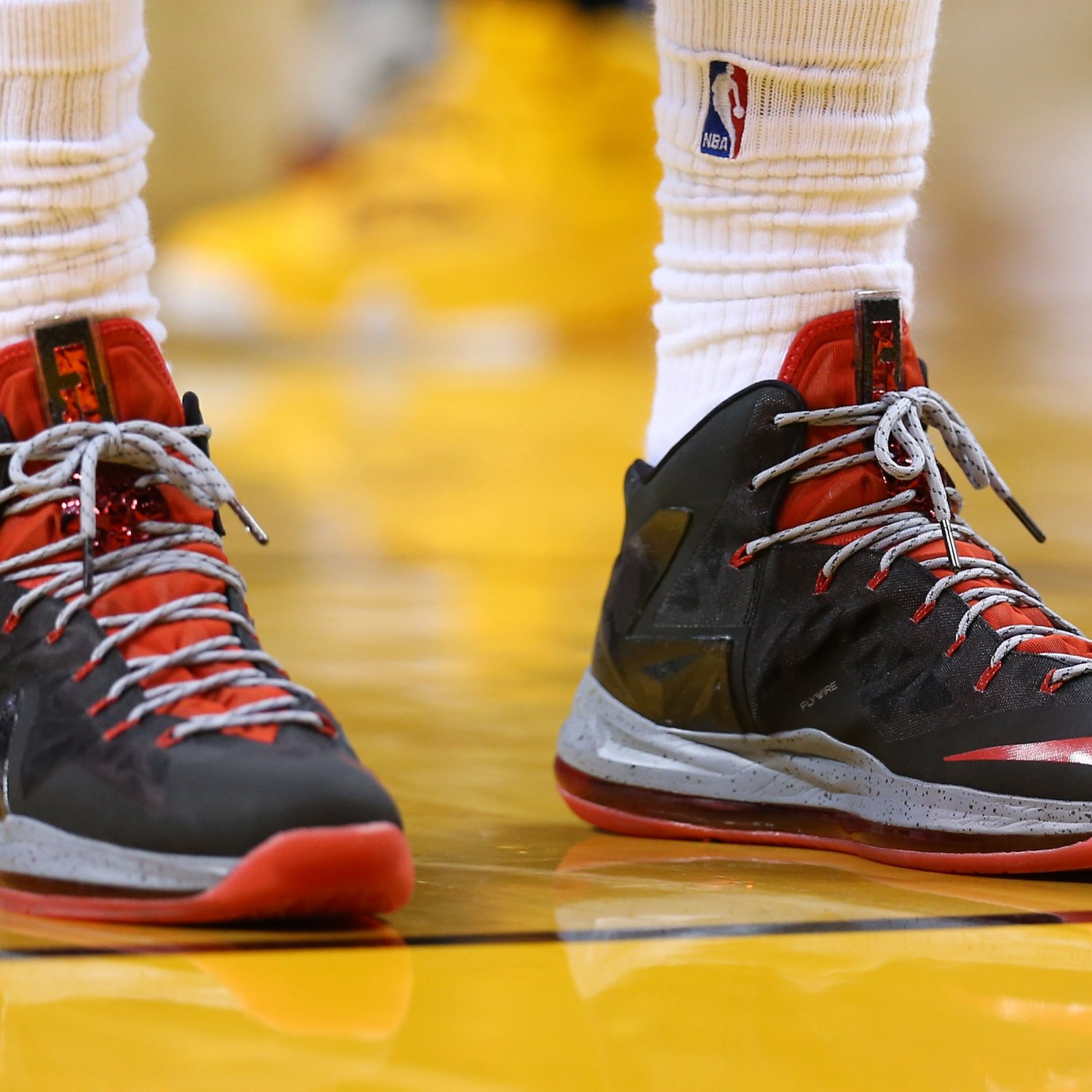 lebron james what the shoes