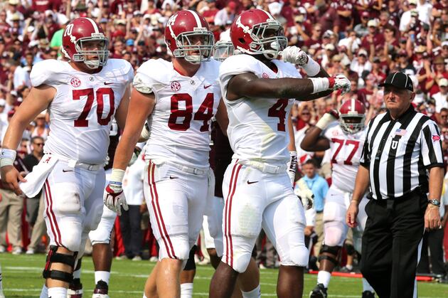 Alabama vs. Texas A&M Inspires Epic Barrage of Tweets and GIFS