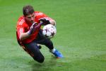 Casillas Picks Up Rib Injury, Subbed Off Early in UCL