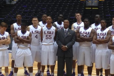 Photo: LSU Basketball Posts Team Photo With New 2013-14 Uniforms