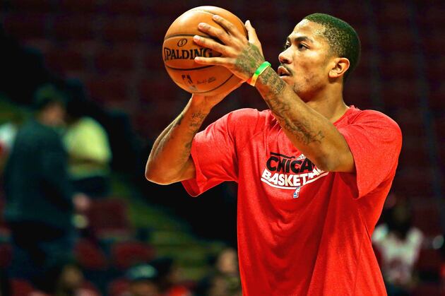Why Derrick Rose Improving Perimeter Game Is Key to Chicago Bulls Evolution