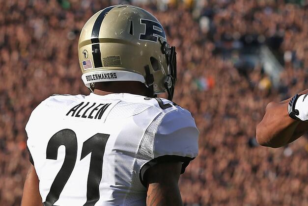 CB Allen Limps off vs. Wisconsin with Leg Injury