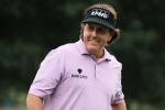 Mickelson Considers Reducing Schedule by 25%