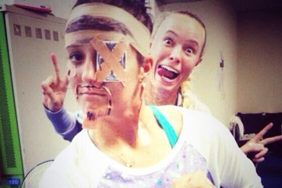 Wozniacki, Robson Post Silly Photobomb Pic