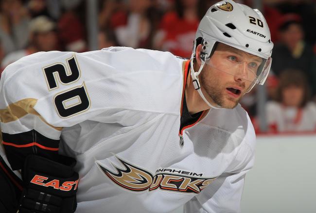 Hi-res-168743116-david-steckel-of-the-anaheim-ducks-gets-set-for-the_crop_north