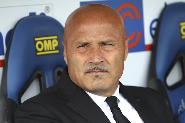 Hi-res-181534329-atalanta-bc-manager-stefano-colantuono-looks-on-before_crop_north
