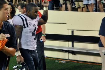 Hi-res-178544894-denzel-nkemdiche-of-the-ole-miss-rebels-raises-a-fist_crop_north