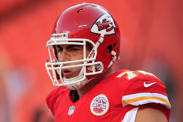 Eric Fisher Questionable to Return with Head Injury