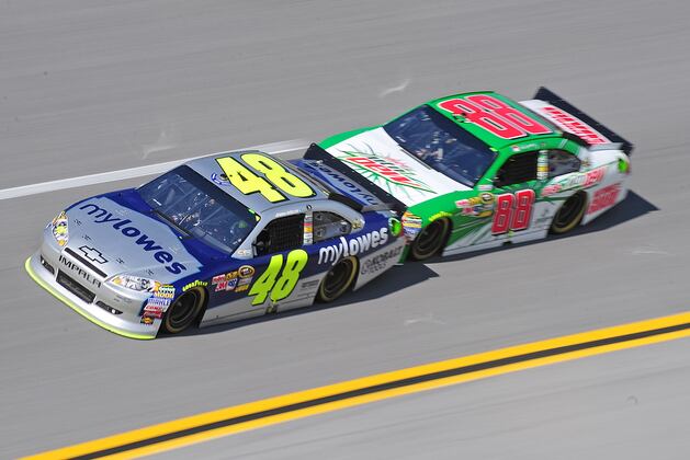 Johnson Edges Earnhardt Jr. to Win AAA 400 at Dover