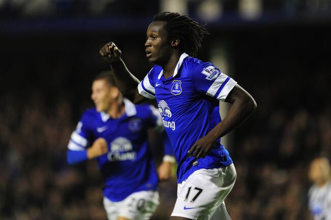 Hi-res-182550436-everton-striker-romelu-lukaku-celebrates-after-scoring_crop_north