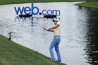 Hi-res-182254428-chesson-hadley-hits-his-fourth-shot-on-the-18th-hole_crop_north